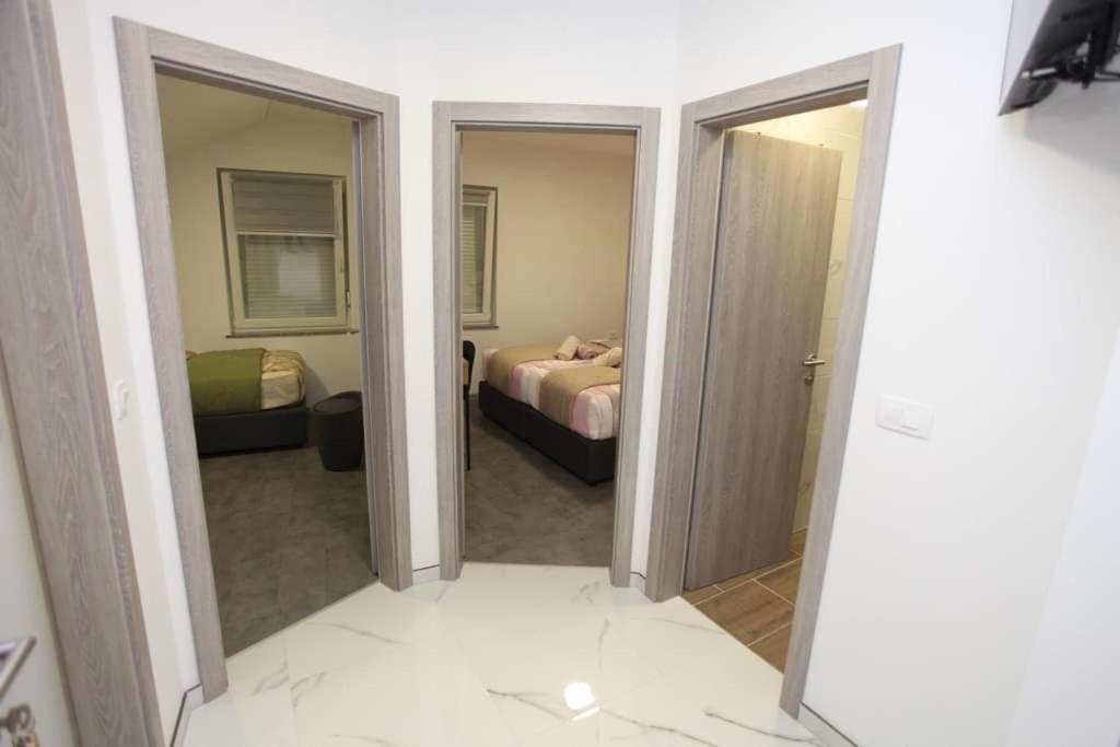 Apartmani Venecia Prozor Ngoại thất bức ảnh