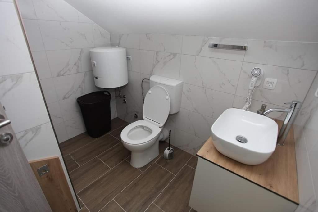 Apartmani Venecia Prozor Ngoại thất bức ảnh