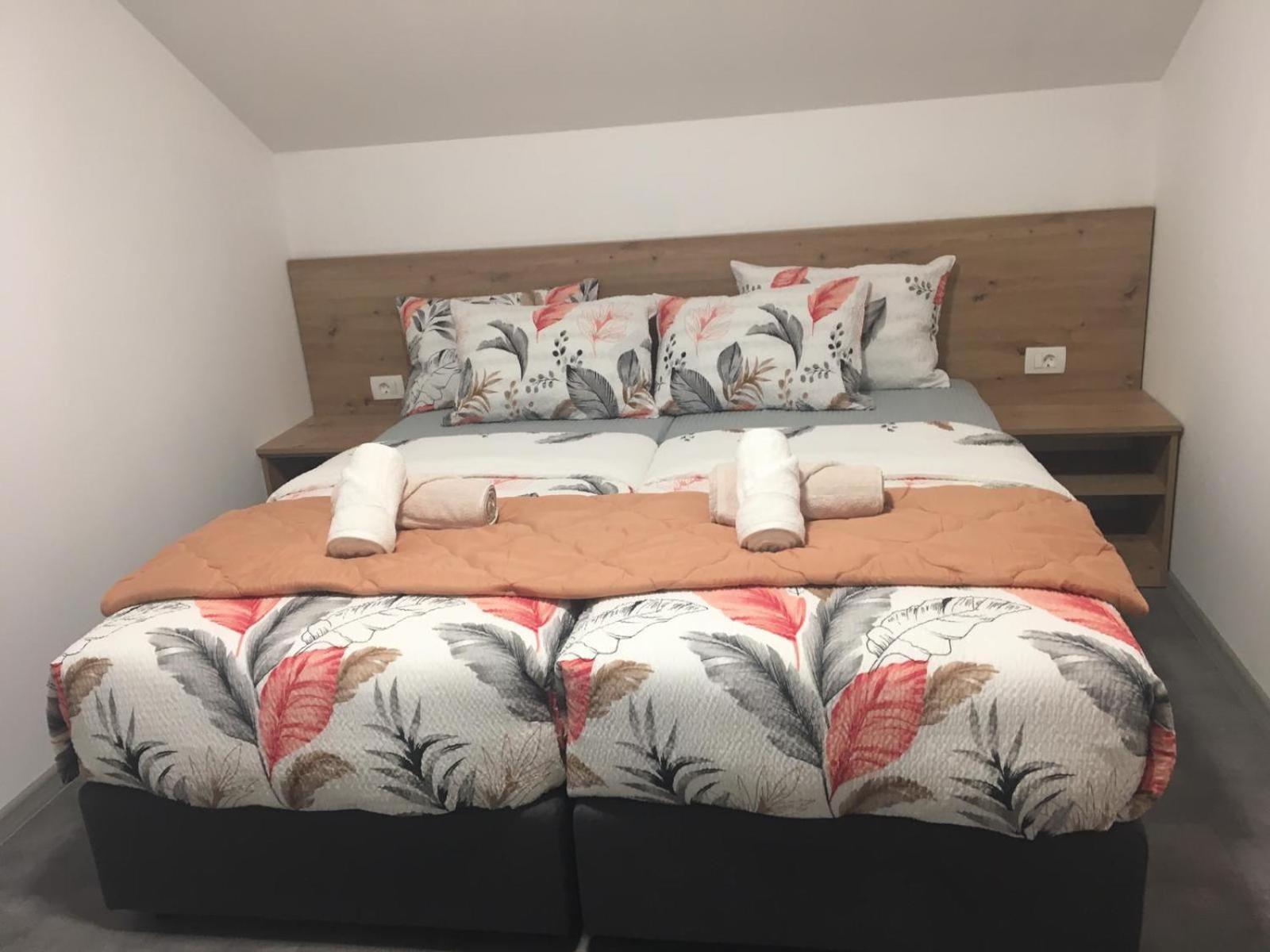 Apartmani Venecia Prozor Ngoại thất bức ảnh