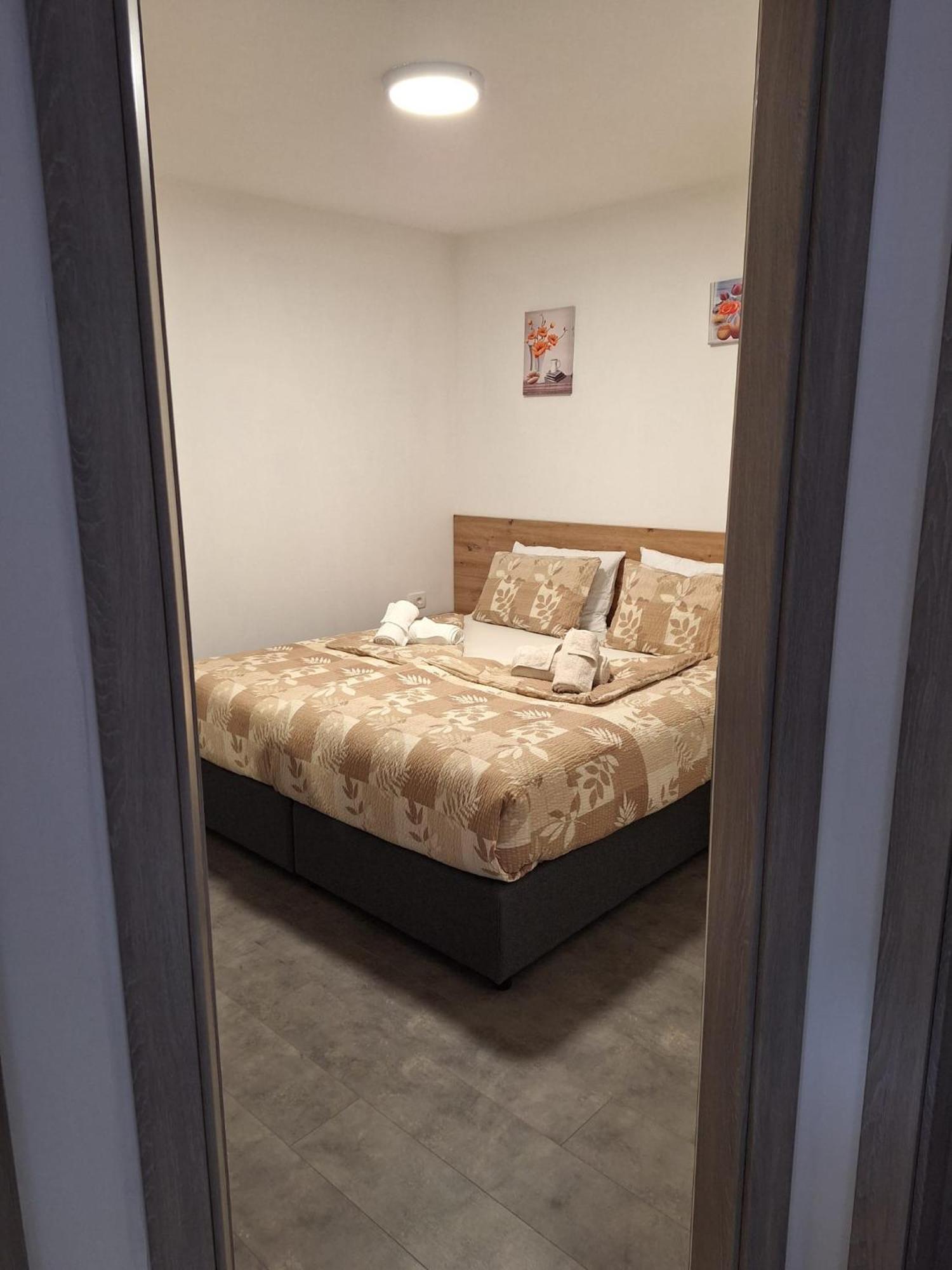 Apartmani Venecia Prozor Ngoại thất bức ảnh
