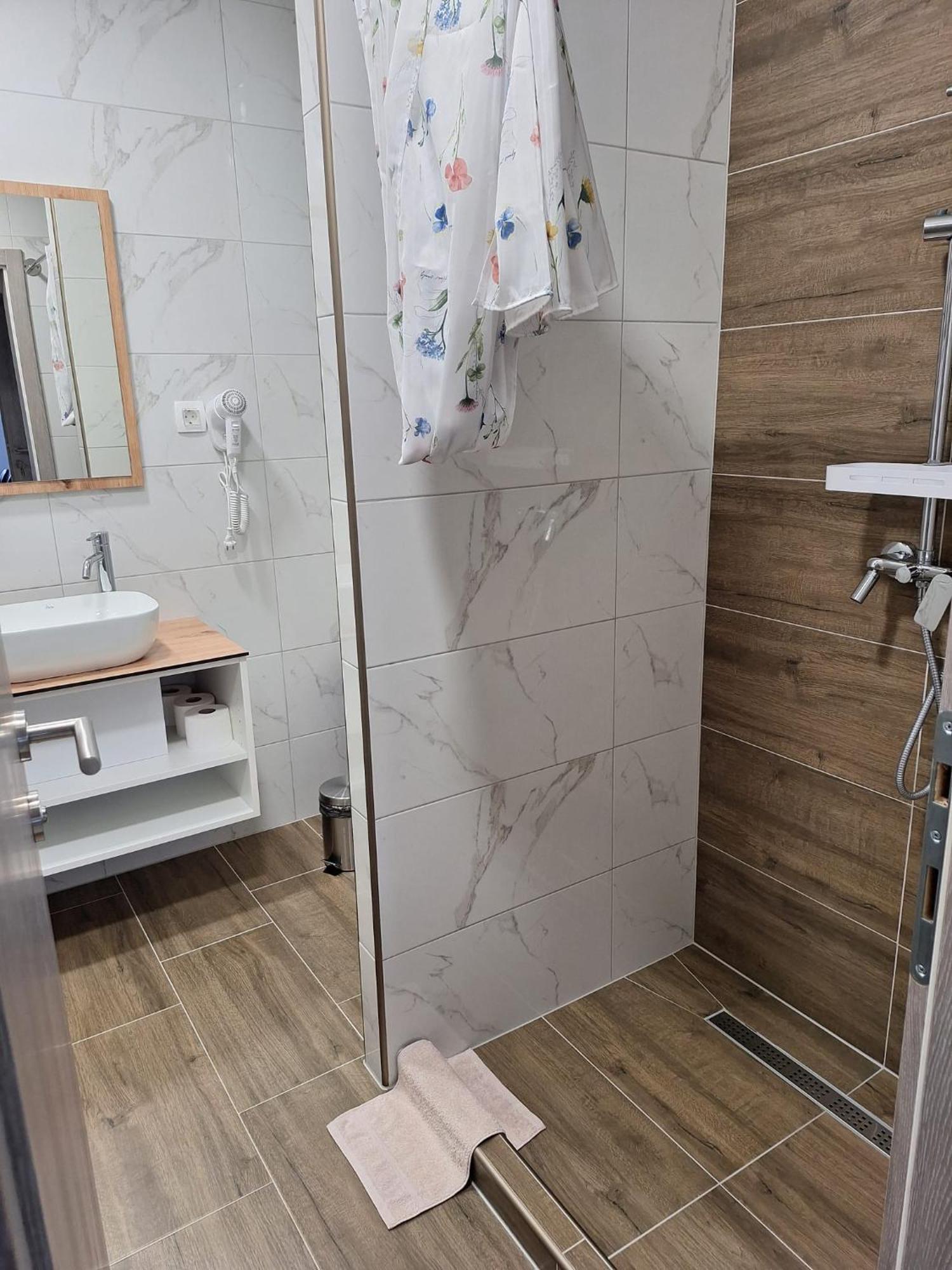 Apartmani Venecia Prozor Ngoại thất bức ảnh
