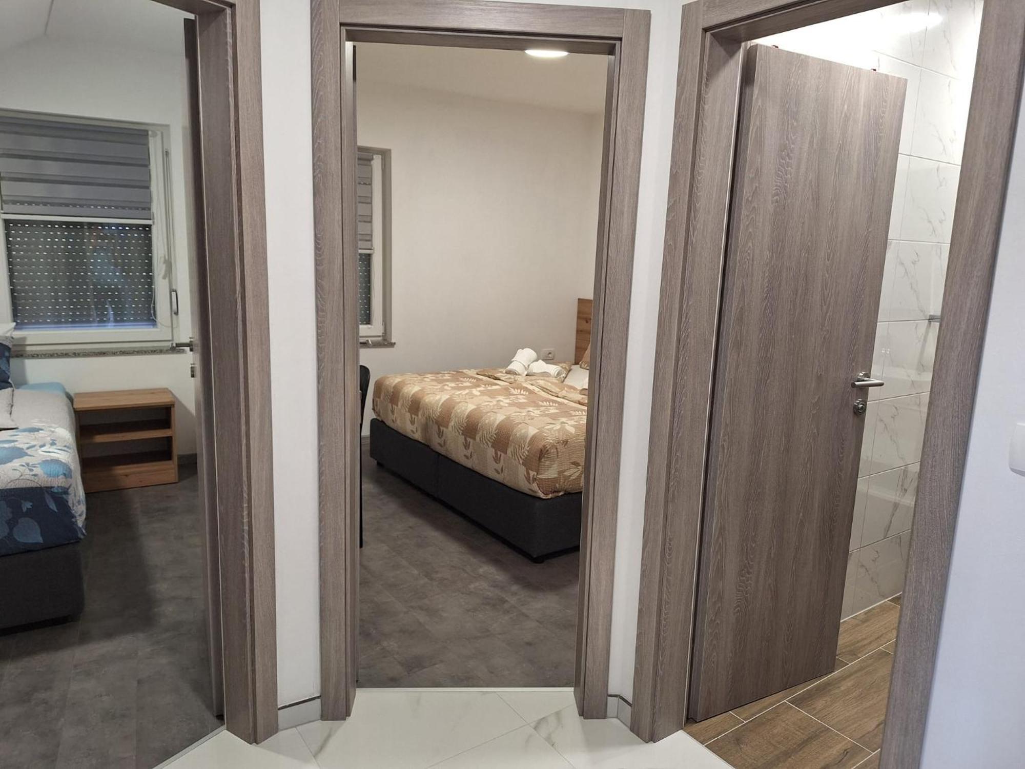 Apartmani Venecia Prozor Ngoại thất bức ảnh